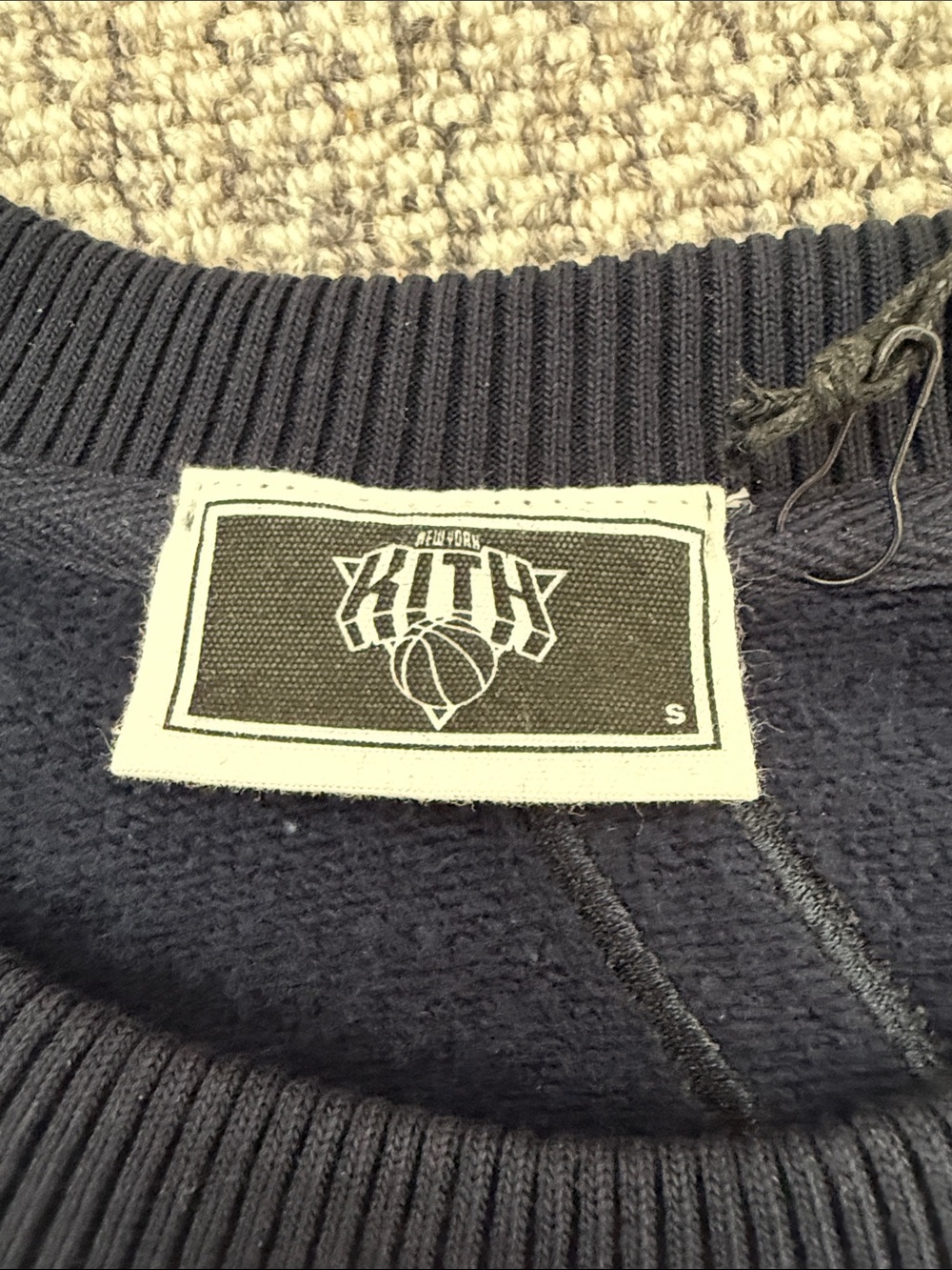 Kith Navy and Cream New York Knicks Basketball Logo Crewneck - Picture 2 of 4